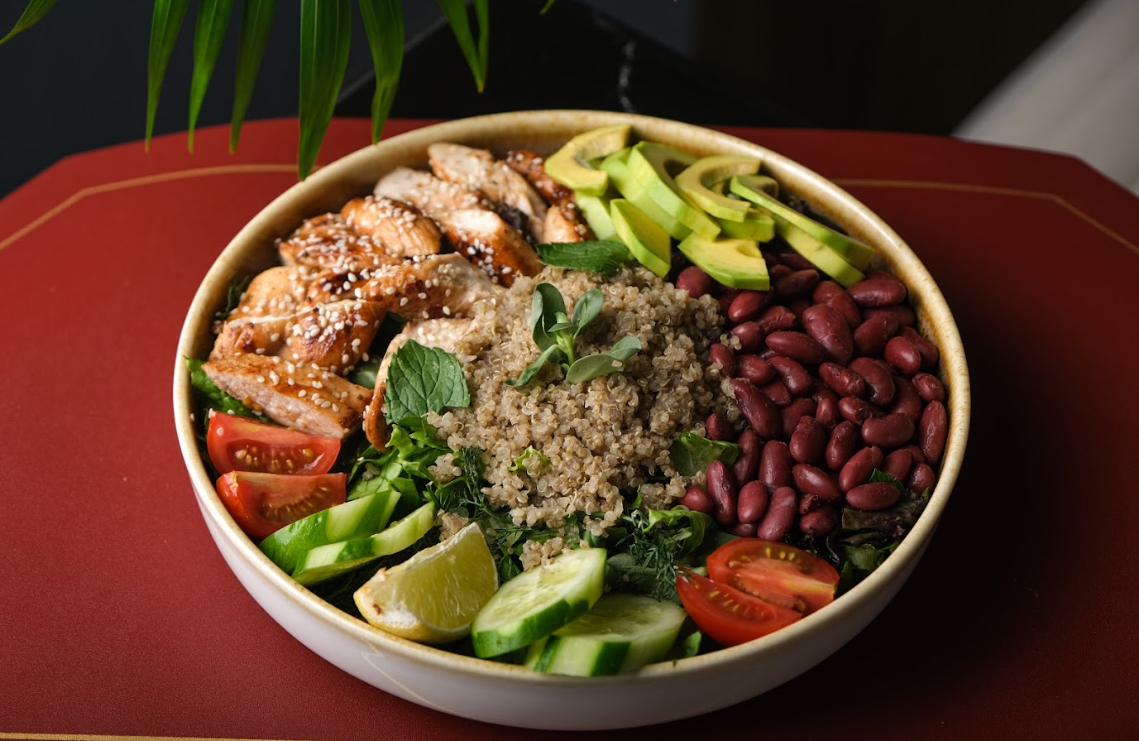 KİNOA SALATASI