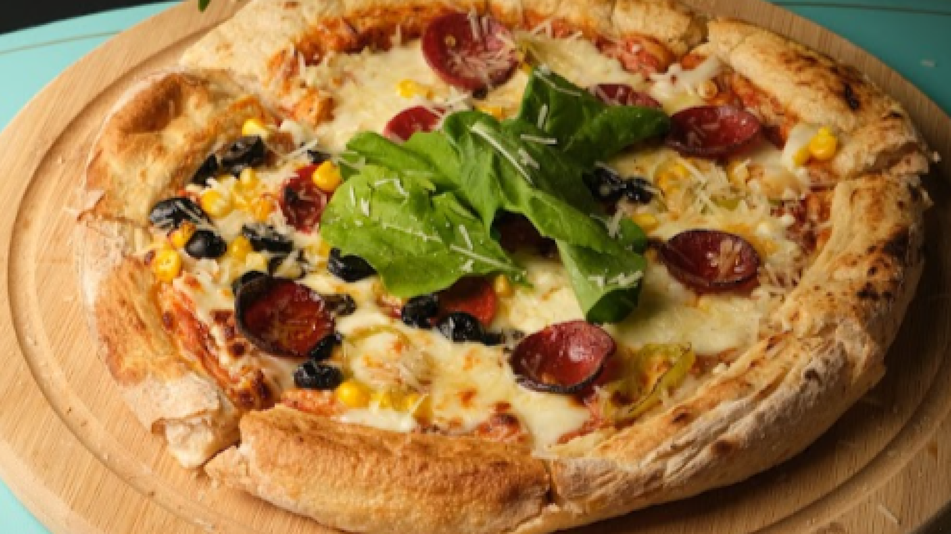 Sucuklu Pizza